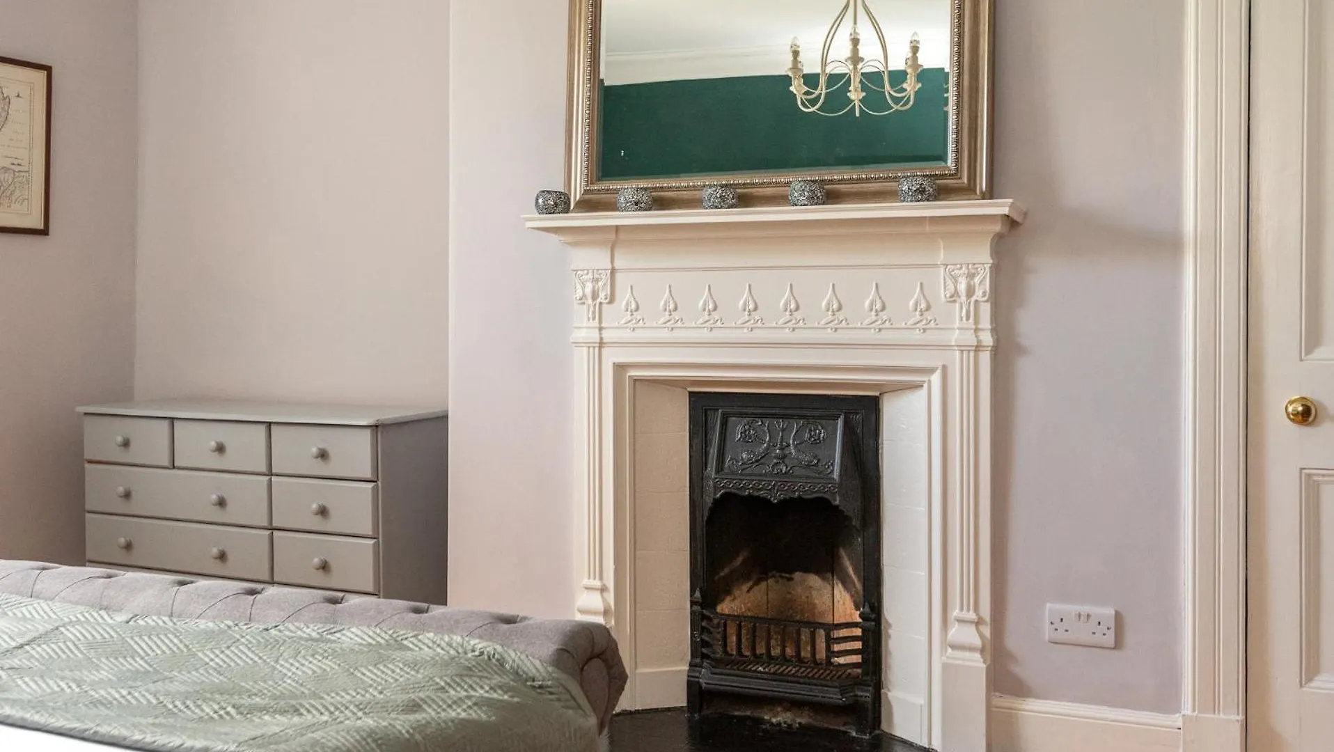 Dom wakacyjny Willa Beautiful Victorian Townhouse With Private Garden, Close To The Beach Edynburg Wielka Brytania